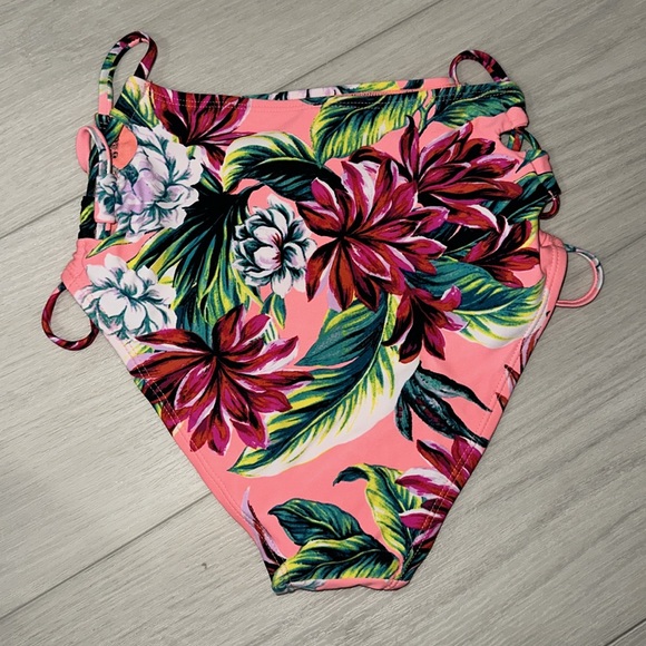 High Waisted Swim Bottoms (XS) - Picture 3 of 4